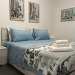 Sea View Apartment *